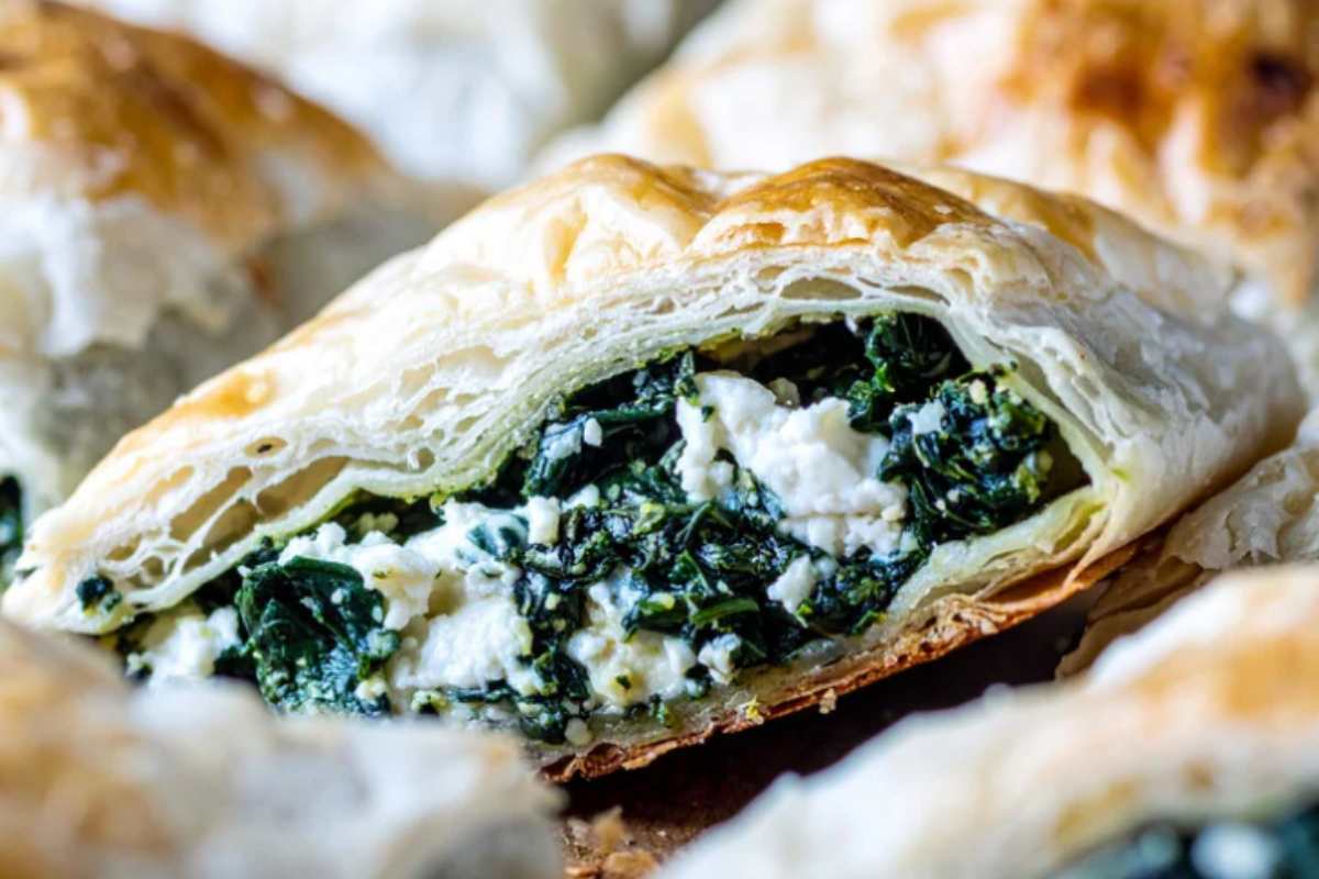 rustico di pasta sfoglia con friarielli e ricotta