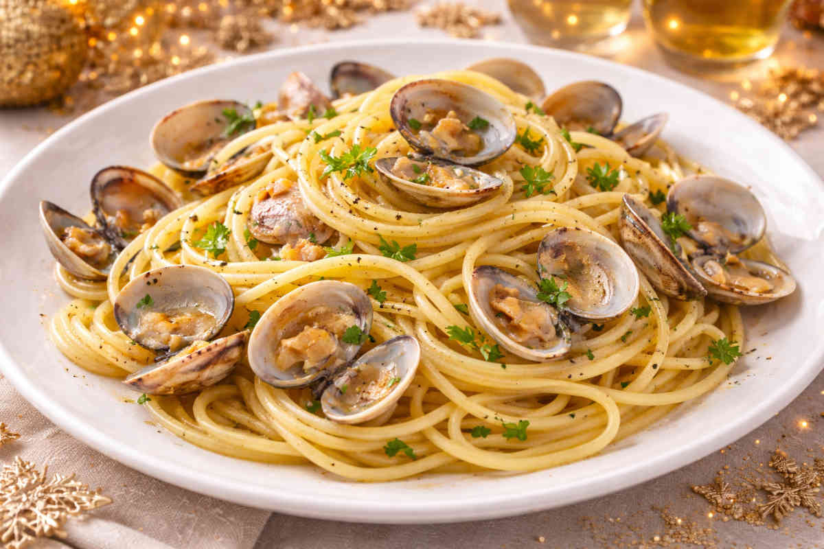 Piatto di spaghetti con le vongole