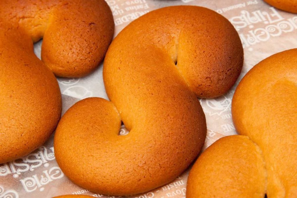 biscotti susamielli su teglia