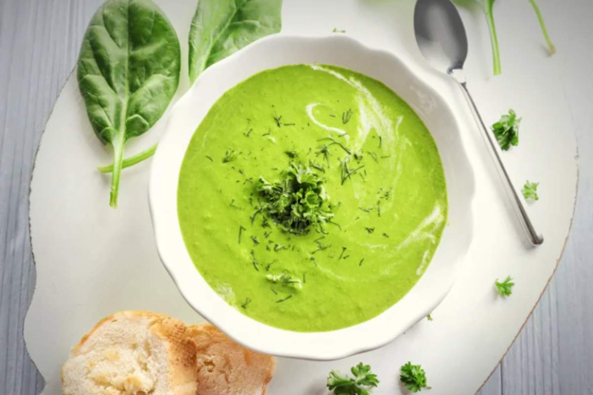 piatto con vellutata di lattuga