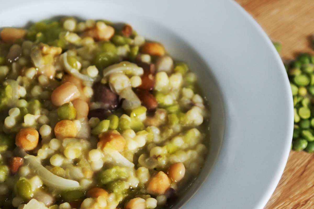 fregola con verdure e legumi