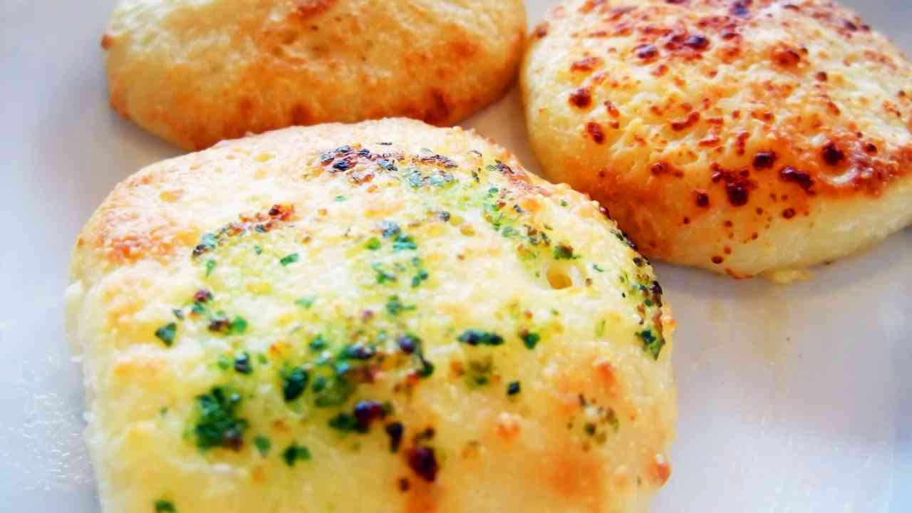 Focaccine senza lievito, la perfetta soluzione veloce per il pranzo della domenica