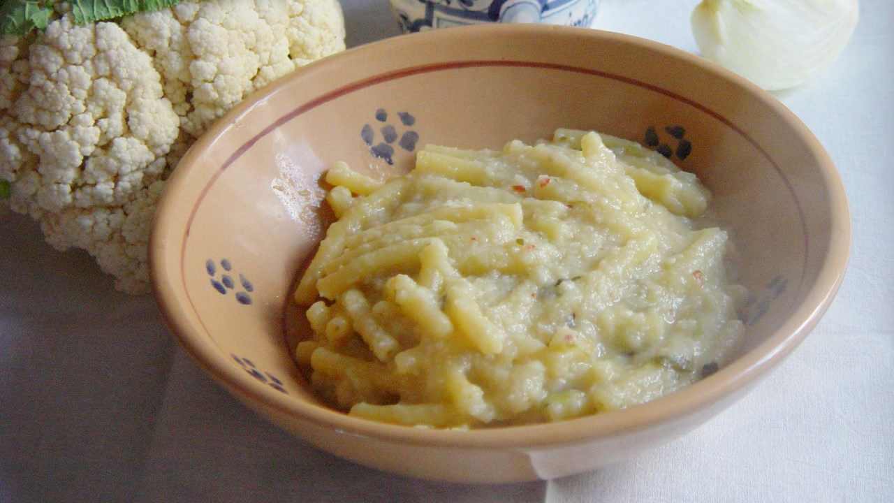 Pasta e cavolfiore buttalapasta.it