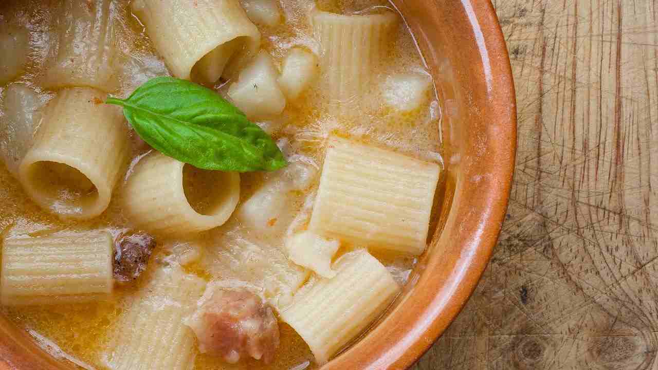 Pasta patate e provola buttalapasta.it