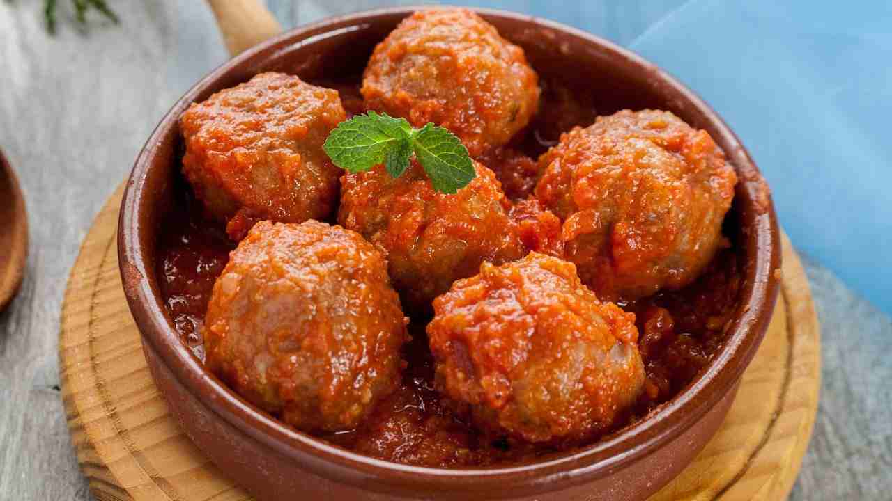Polpette della nonna al pomodoro buttalapasta.it