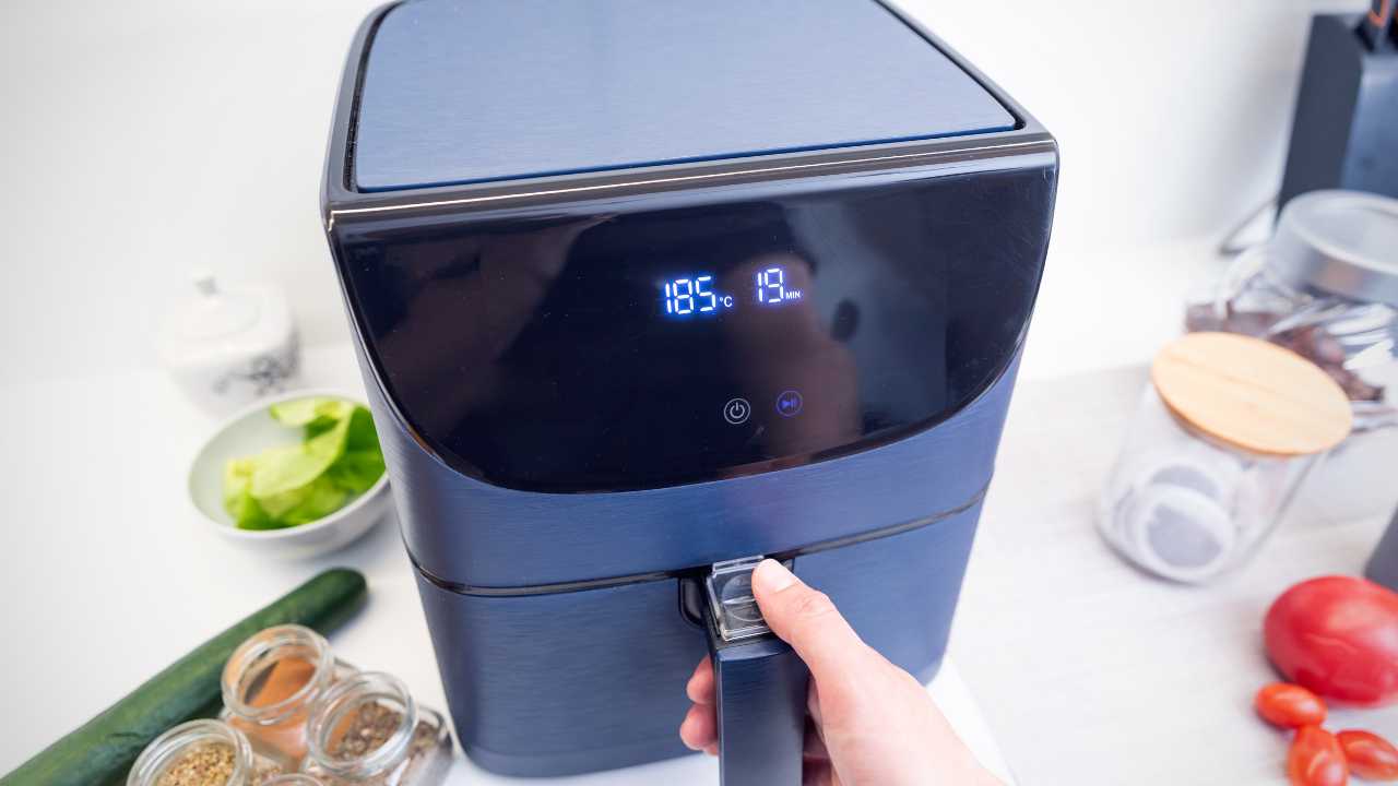 Pulire friggitrice ad aria - ButtalaPasta.it