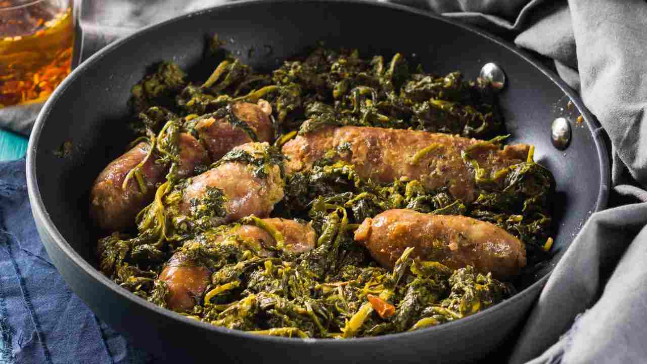 Salsicce e friarielli buttalapasta.it