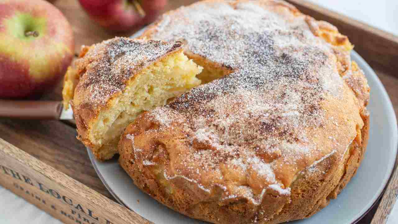 Torta di mele 3 ingredienti buttalapasta.it