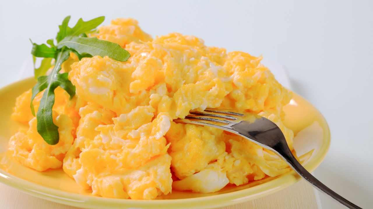 Uova strapazzate buttalapasta.it