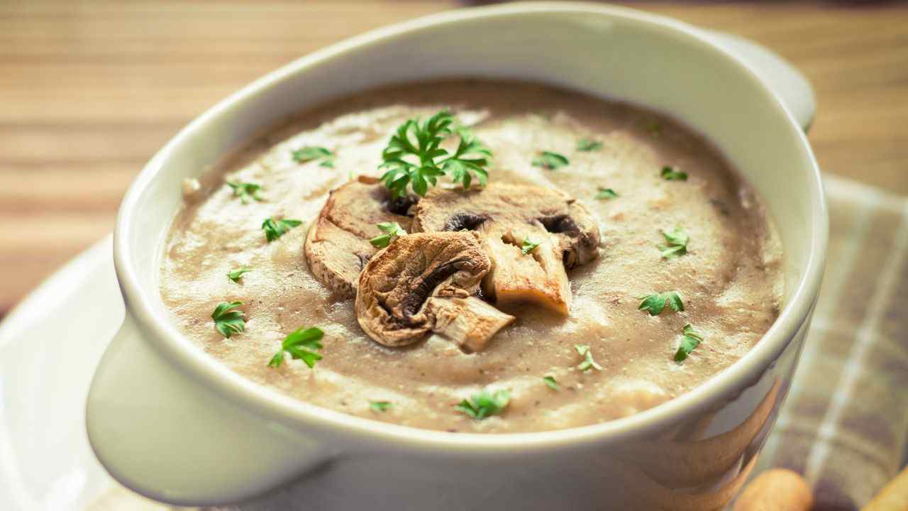 Velutata di lenticchie e funghi buttalapasta.it