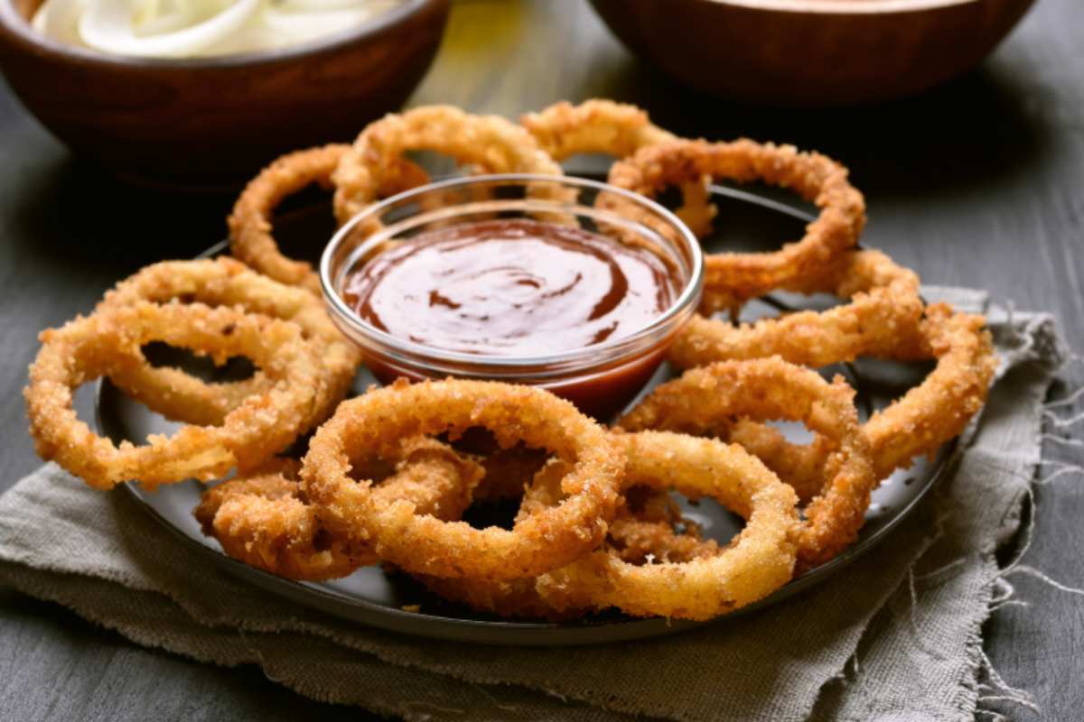 anelli di cipolle dorati