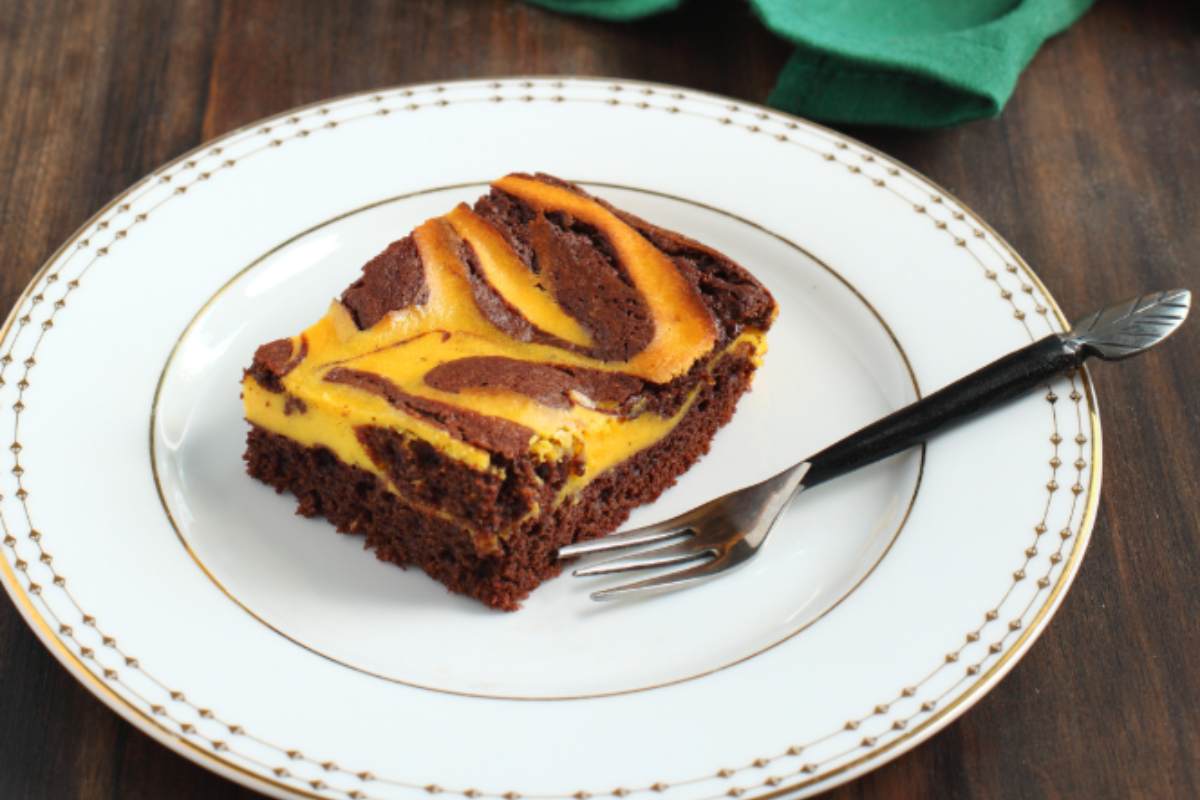 pezzo di brownies di zucca e cioccolato