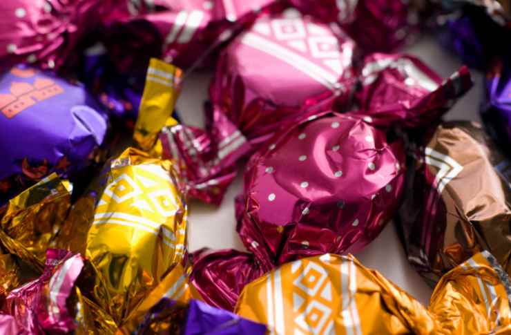 cioccolatini avvolgi in carta colorata