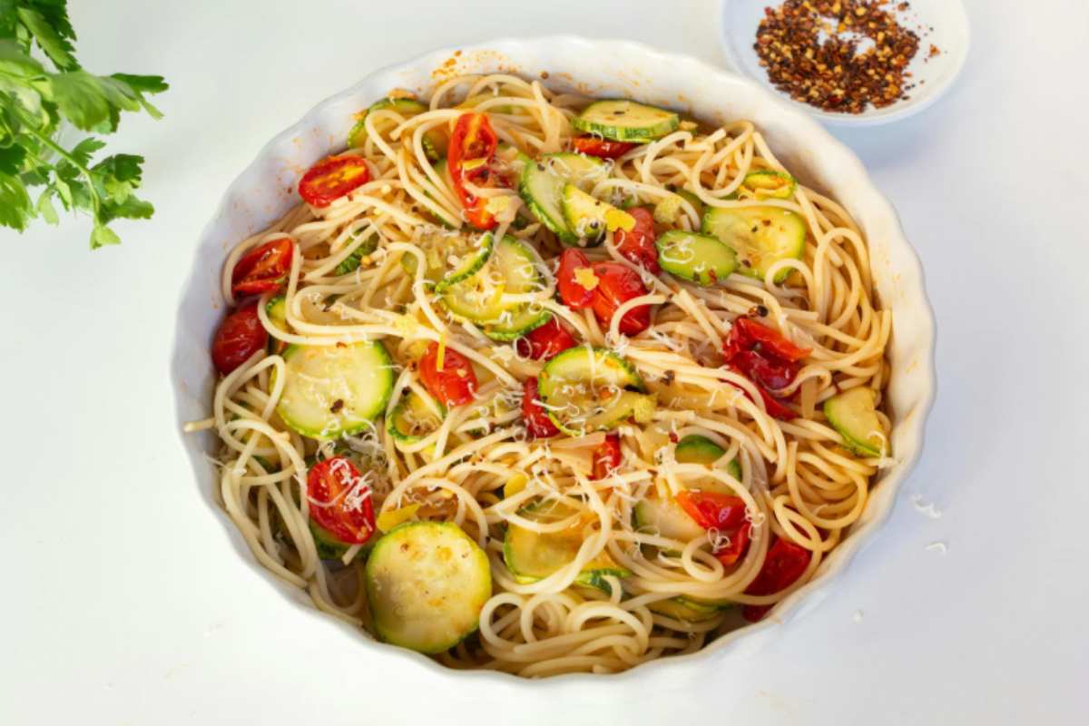 pasta con pomodori e zucchine