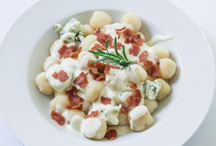 gnocchi conditi con gorgonzola e speck