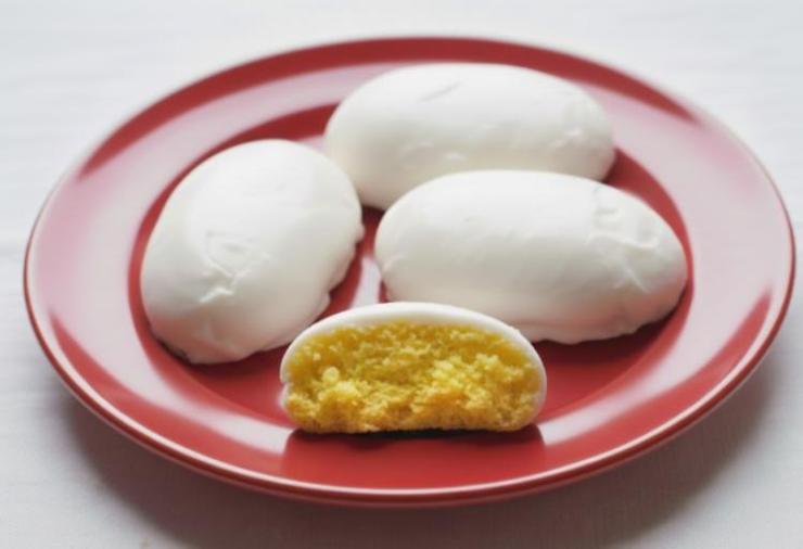 raffiuoli napoletani in un piatto con raffiuolo spezzato