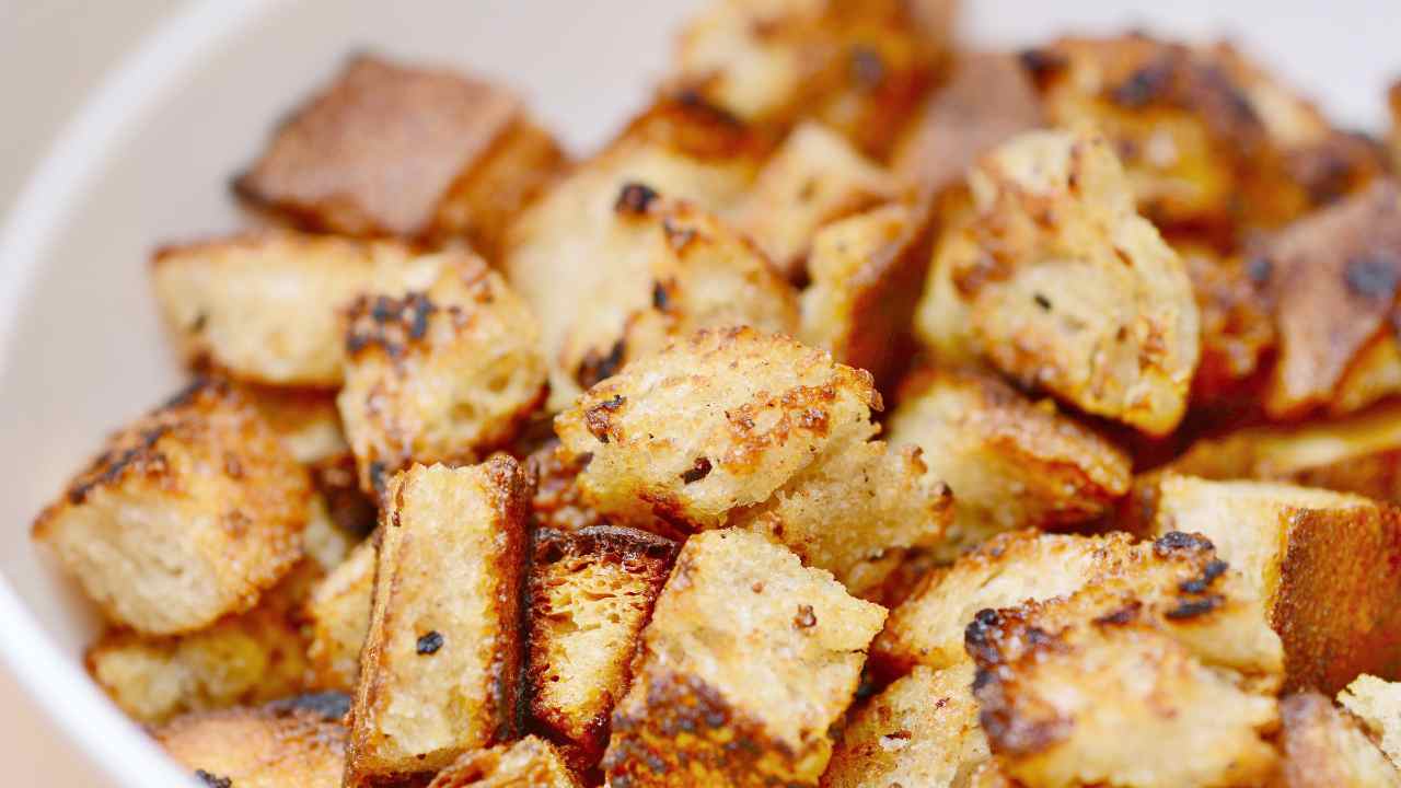 Crostini di pane veloci: 3 tecniche di cottura veloci