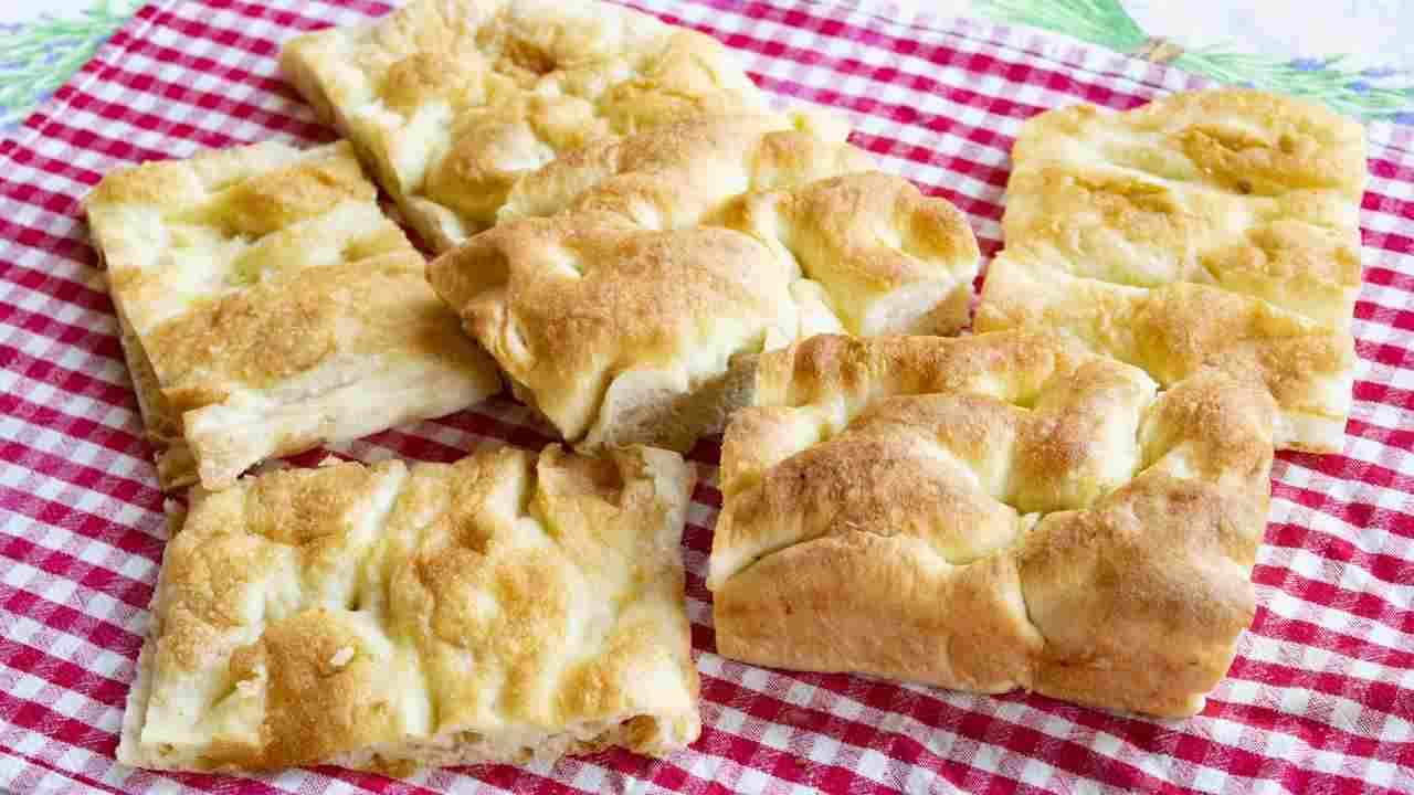Focaccia in friggitrice ad aria - ButtalaPasta.it