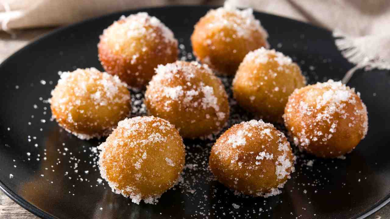 Fritole veneziane buttalapasta.it