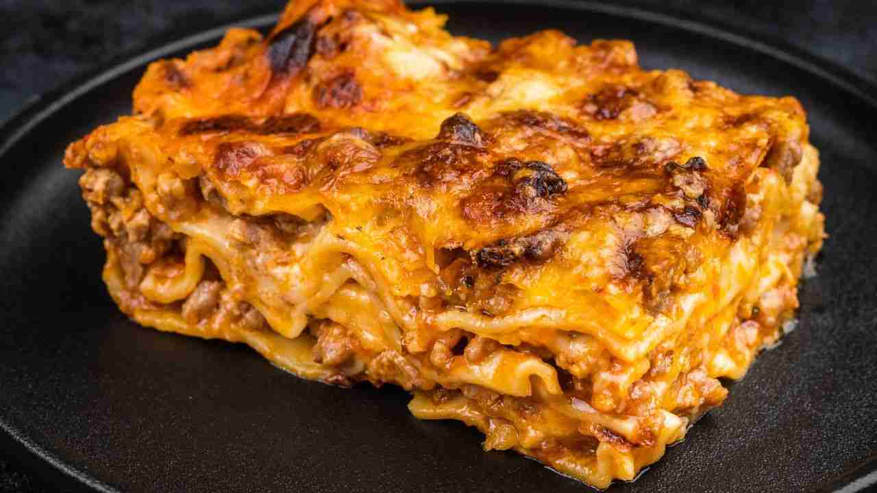 Lasagne alla bolognese buttalapasta.it