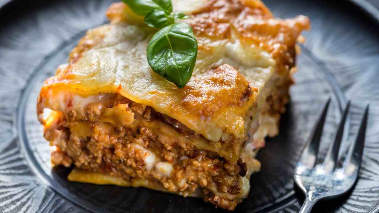 Lasagne alla bolognese bianca buttalapasta.it