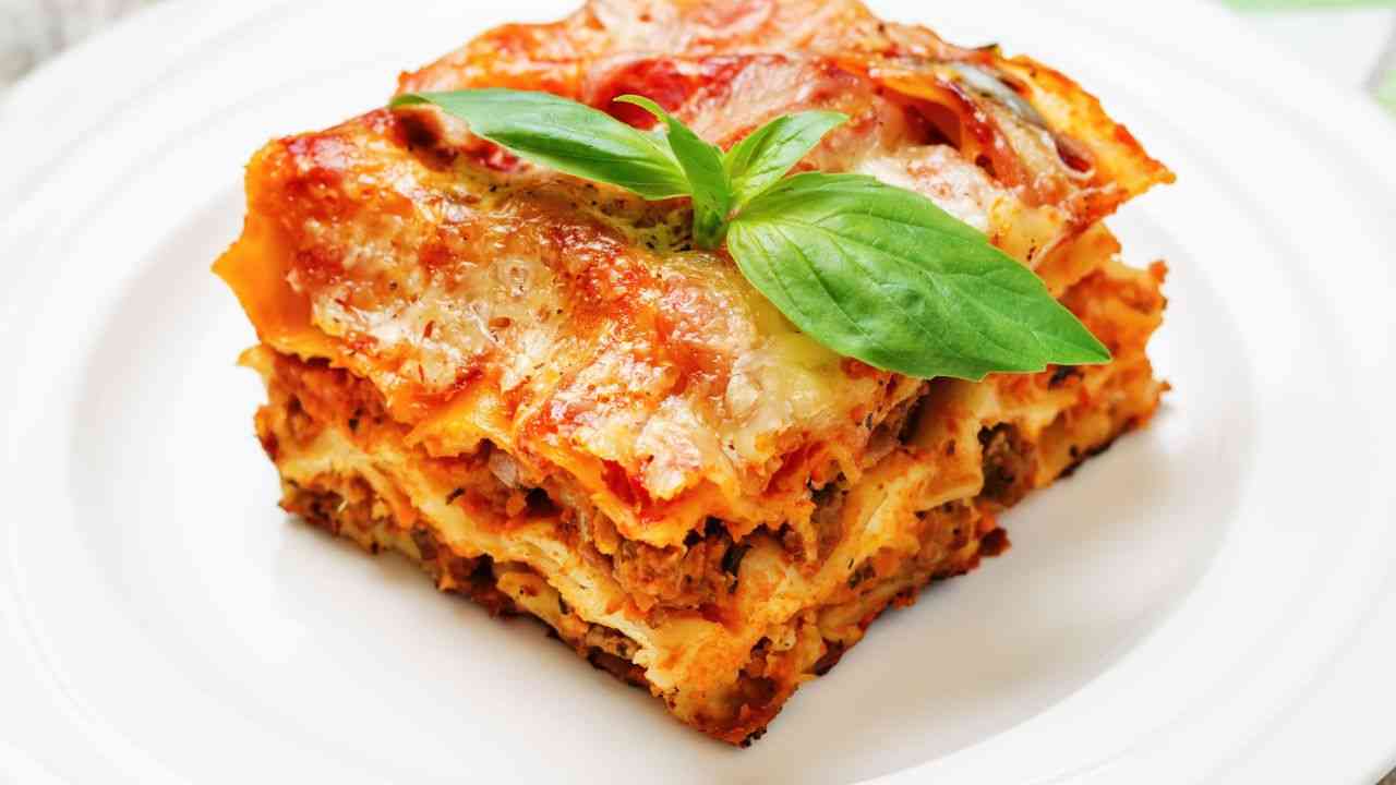 Lasagne alla napoletana buttalapasta.it