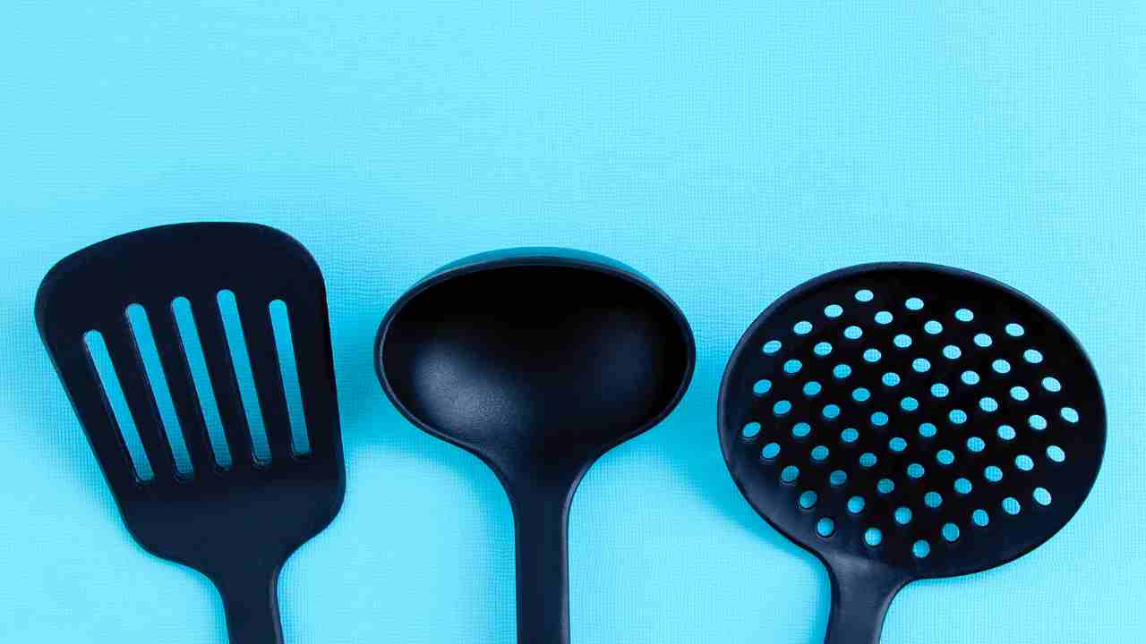 Mestoli in plastica come vanno puliti - ButtalaPasta.it