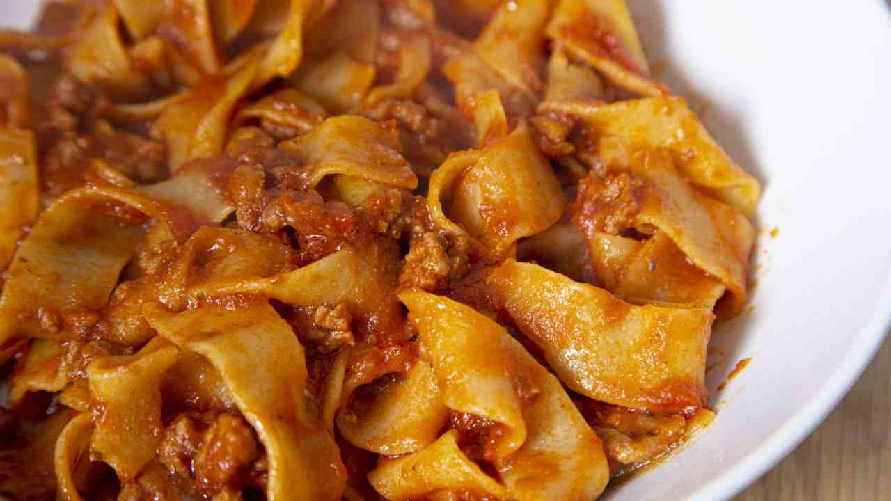 Pappardelle alla bolognese 22022026 buttalapasta.it