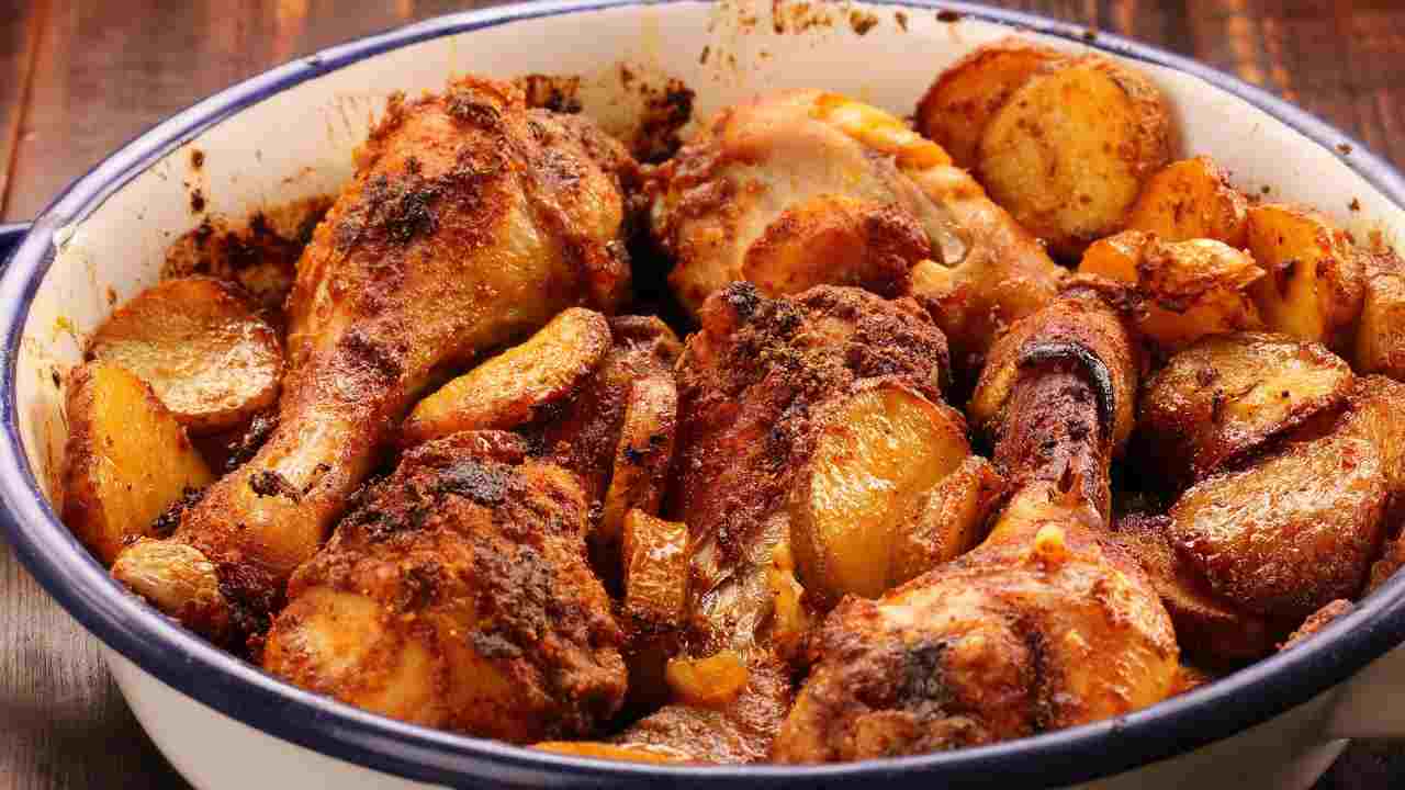 Pollo al forno con patate buttalapasta.it