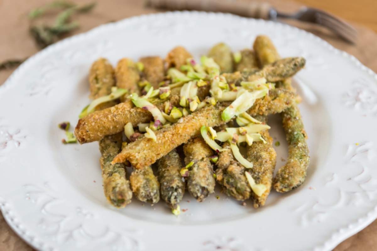 asparagi fritti dorati