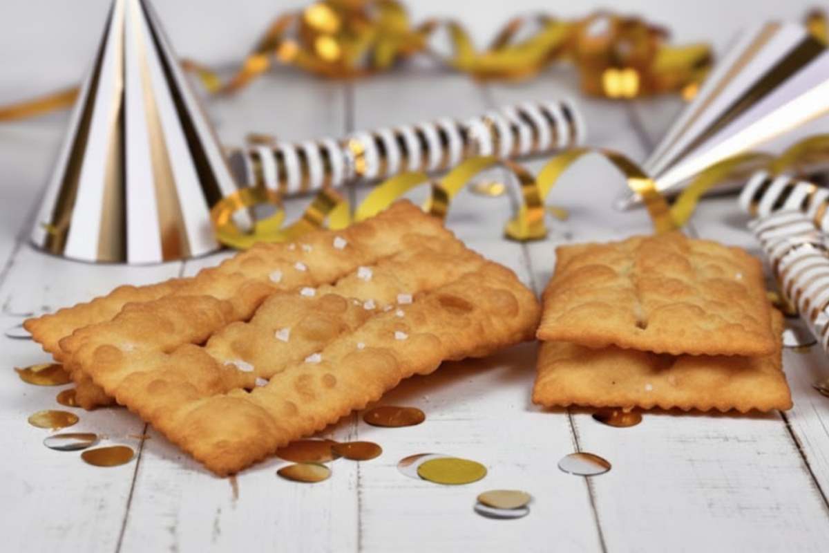 chiacchiere di carnevale dorate