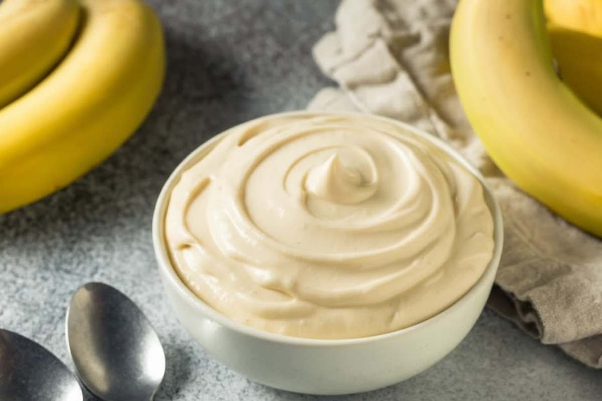 ciotola con crema alla banana
