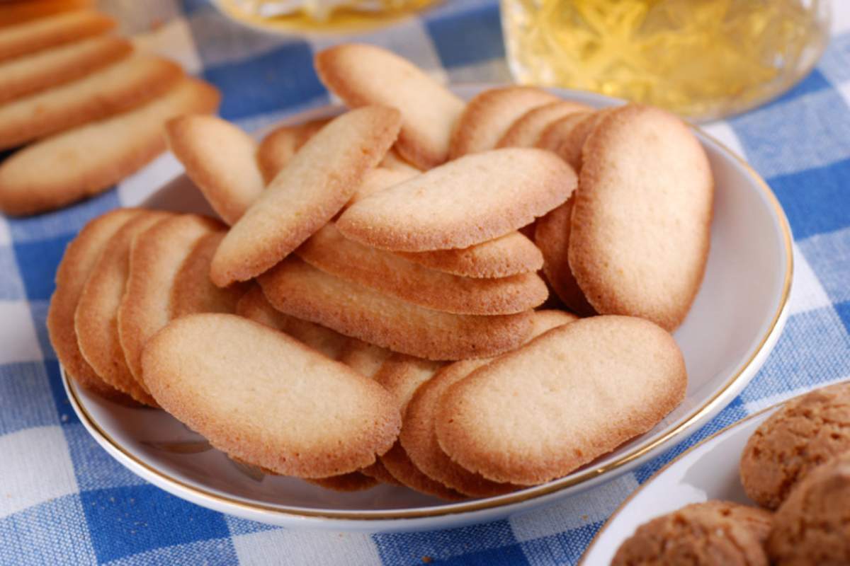 lingue di gatto dorate