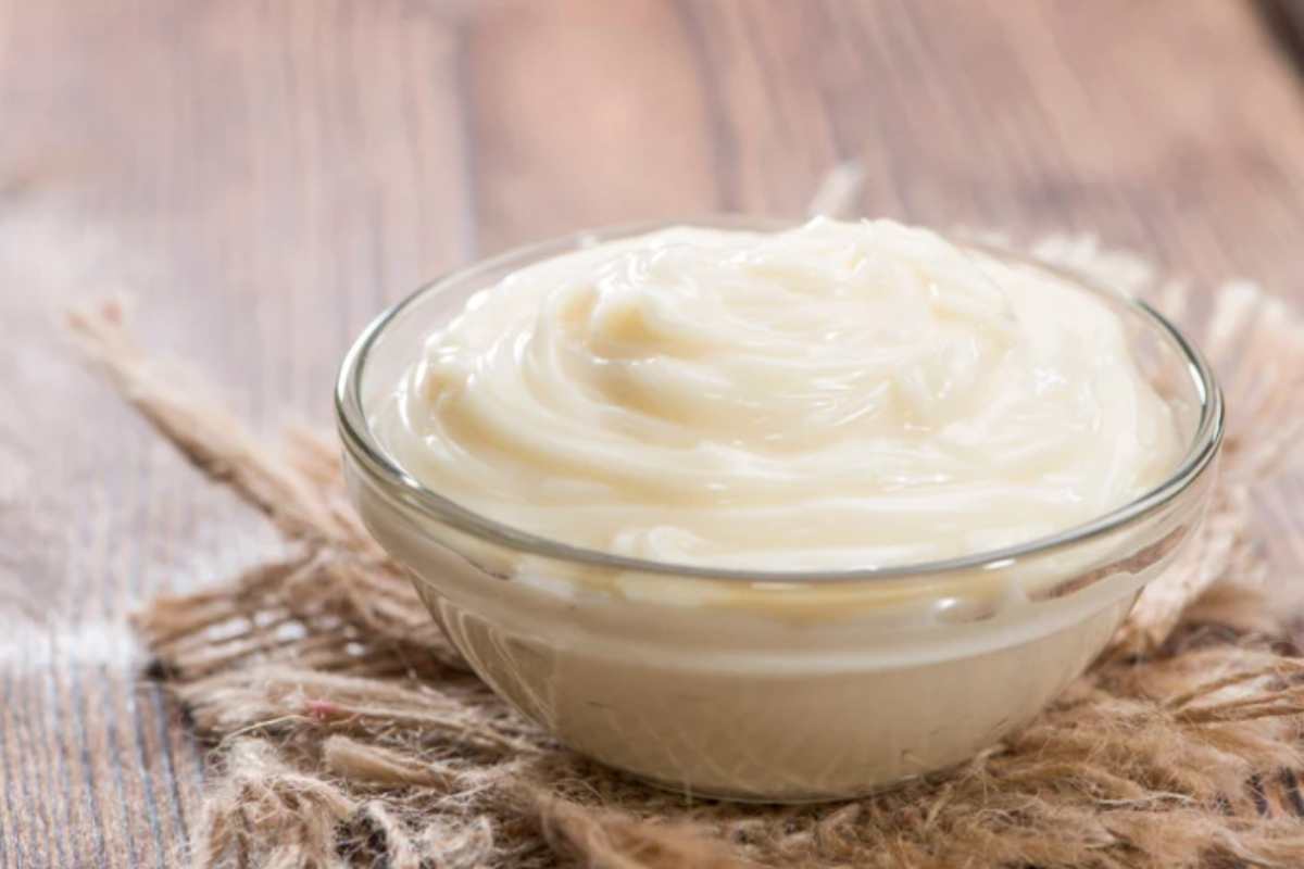 maionese in una ciotola