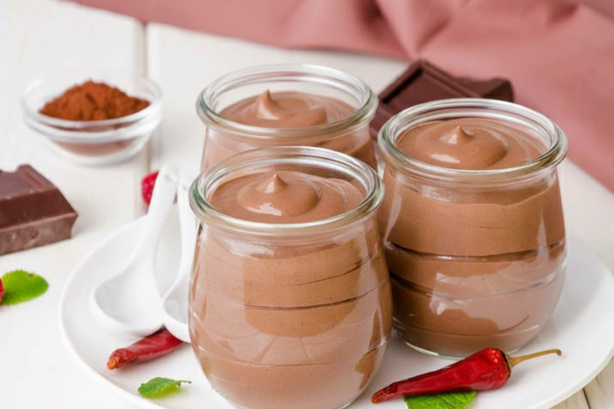mousse al cioccolato in barattolini