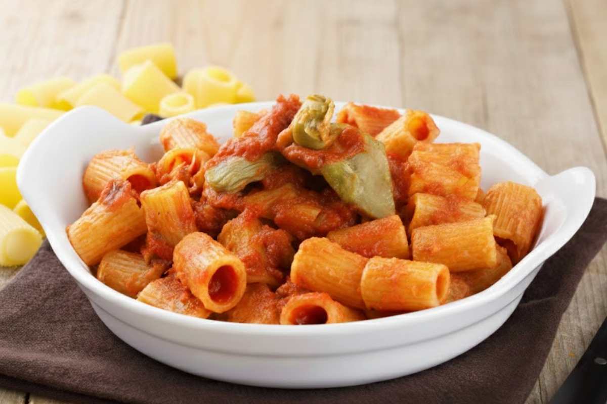 pasta con pomodori e carciofi