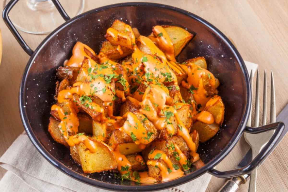 padella con patate aromatizzate