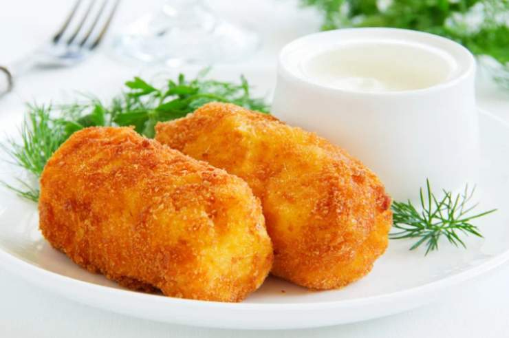 crocchè di patate in un piatto