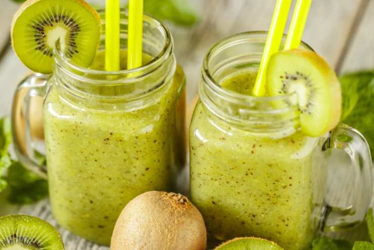 frullato di kiwi in barattolini