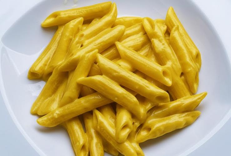 piatto con pasta allo zafferano