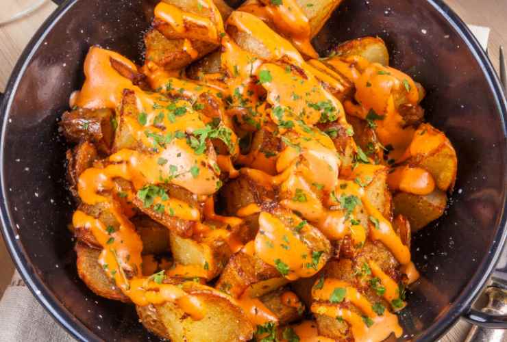 patatas bravas in padella