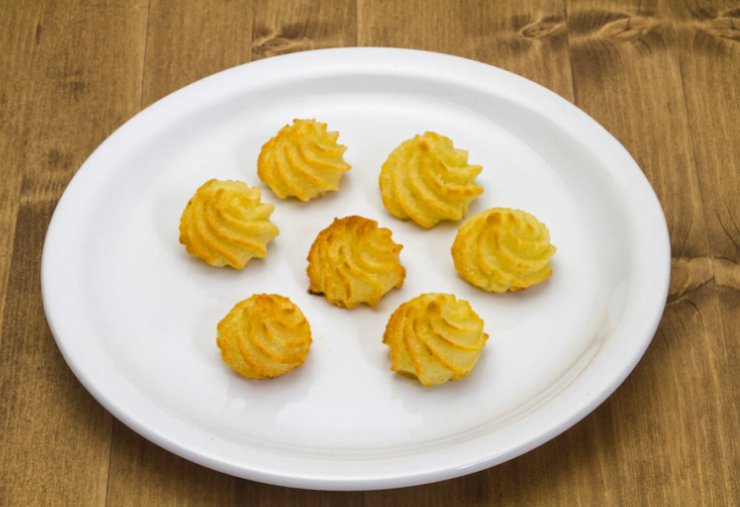 piatto con patate duchessa