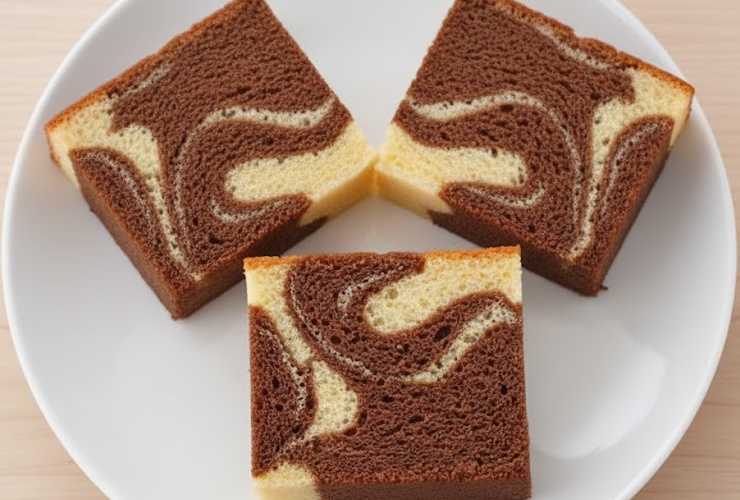 plumcake bicolore in piatto bianco