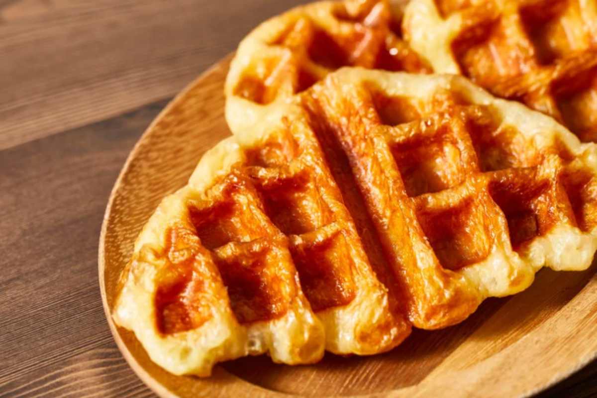 waffle su tagliere di legno