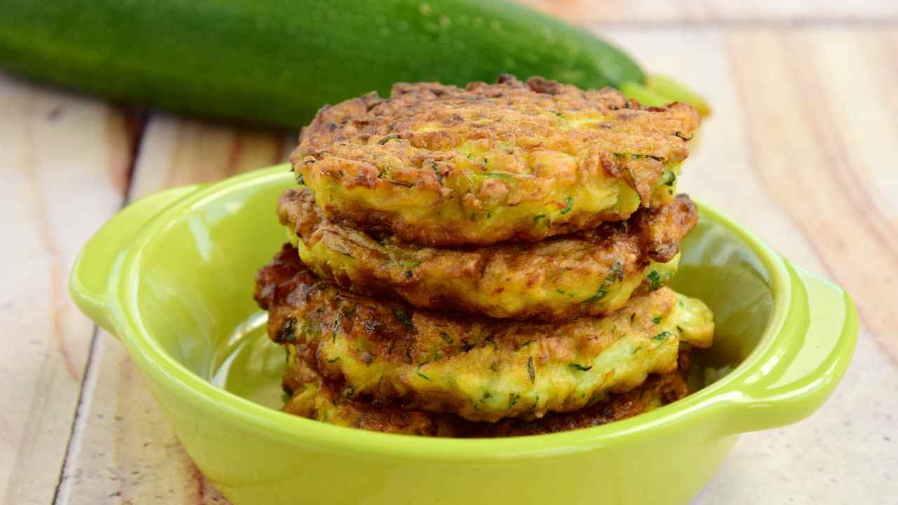 Frittelle di zucchine buttalapasta.it