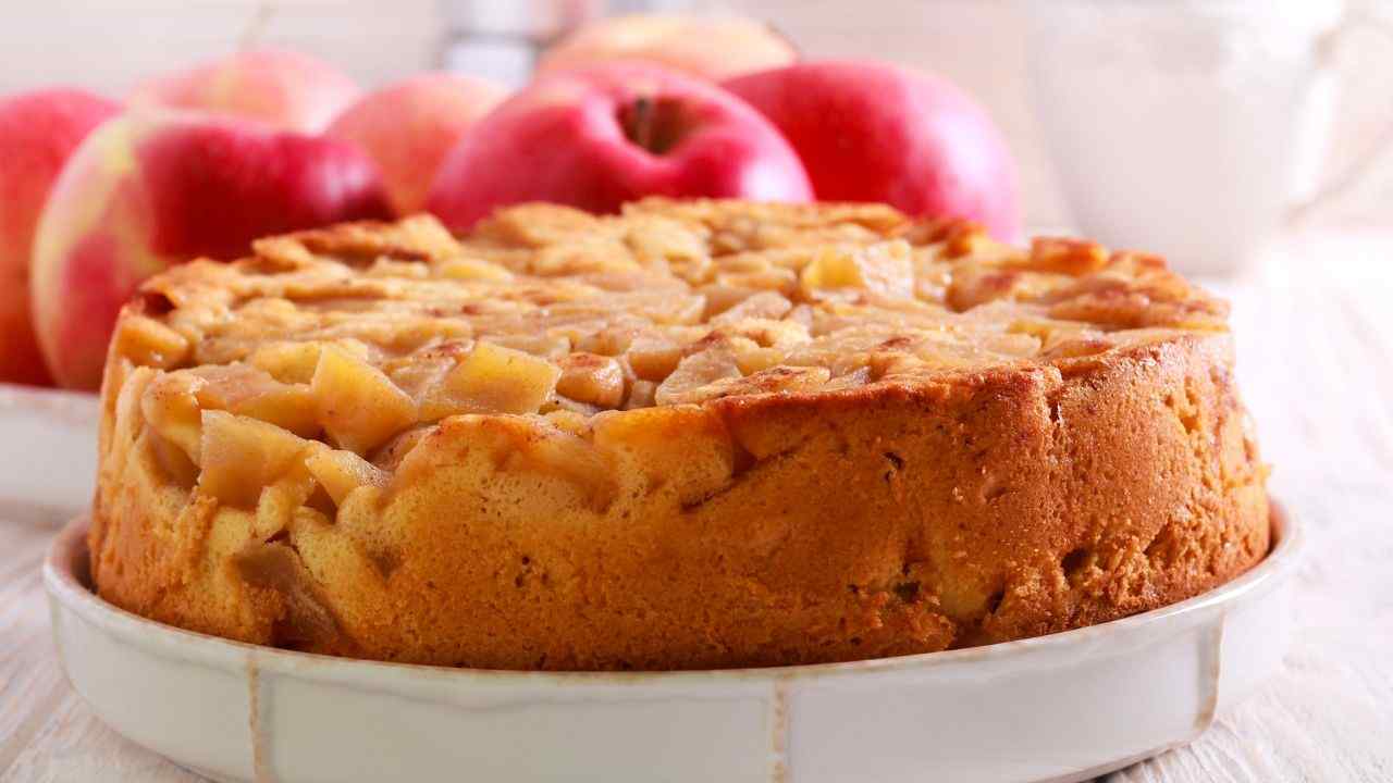 Torta di mele invisibile buttalapasta.it