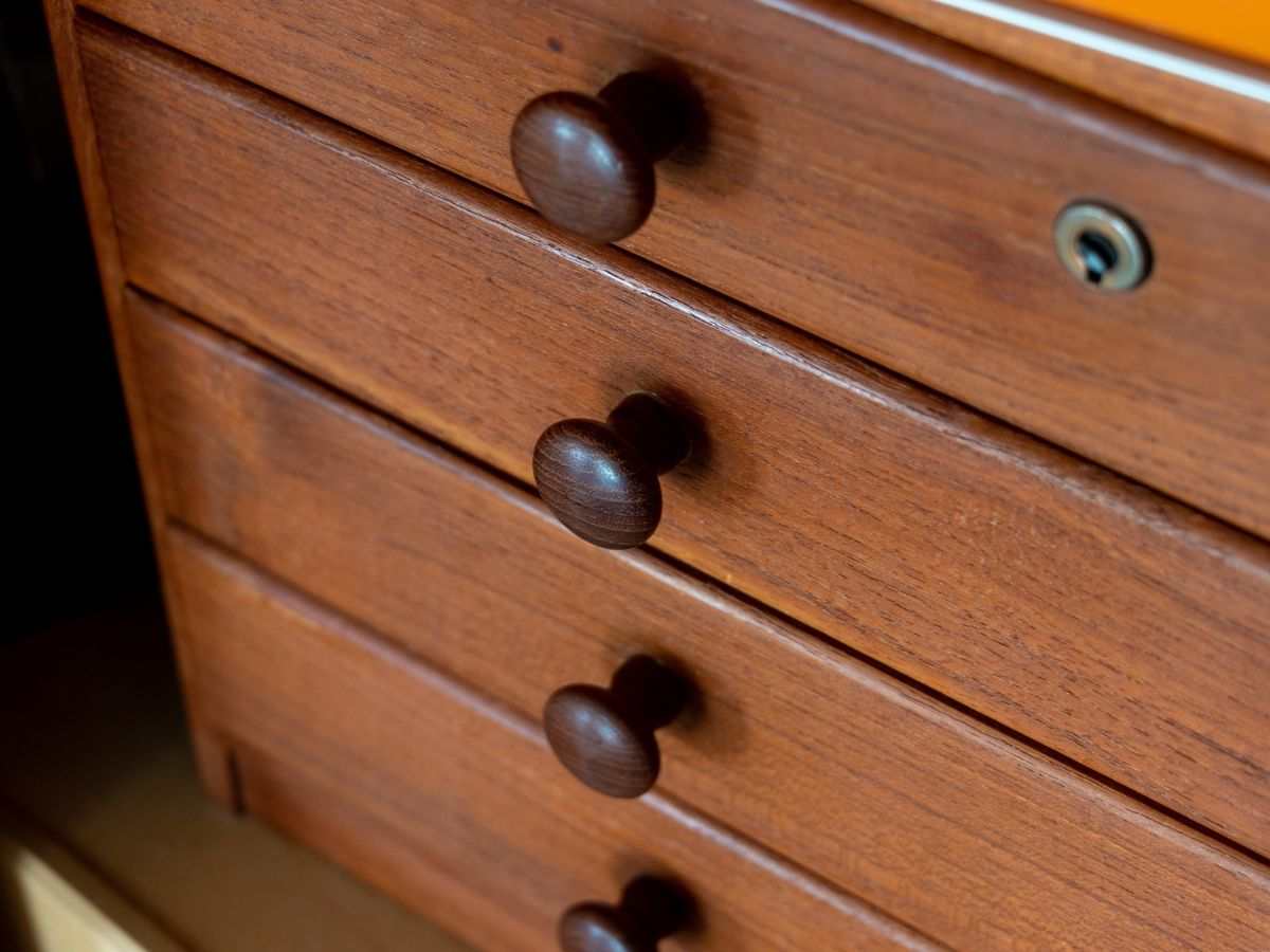 cassettiera di legno