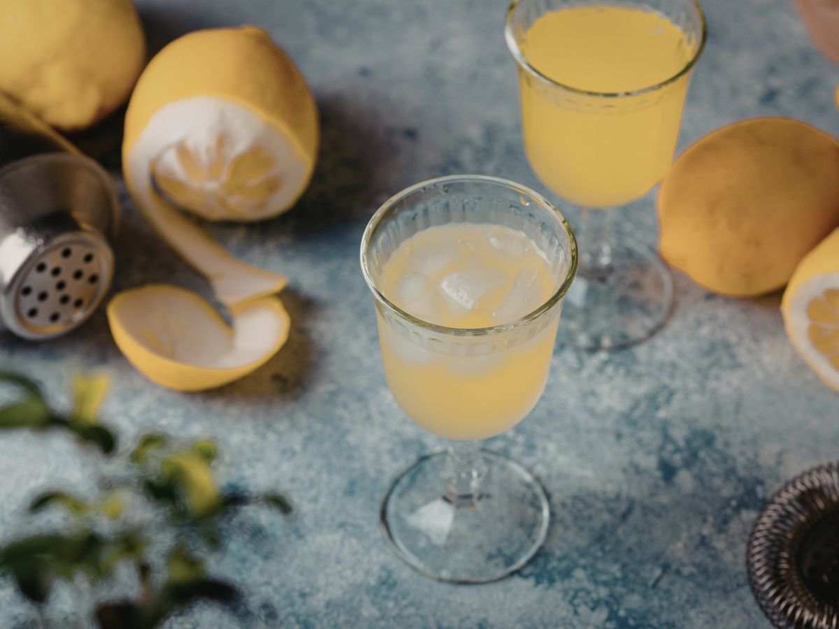 bicchierino di liquore al limone