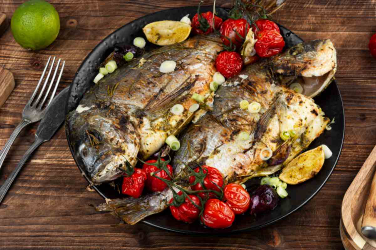 orata in padella con pomodori