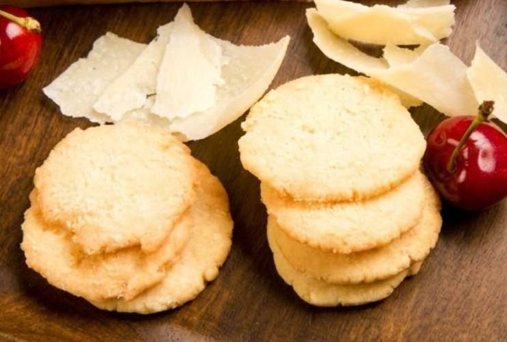 biscotti al parmigiano